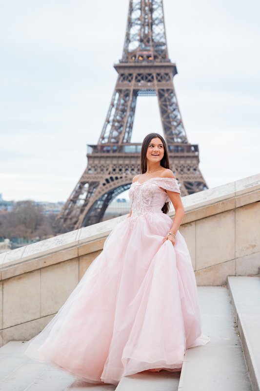 Servizio Fotografico con Abito da Principessa Imperiale a Parigi